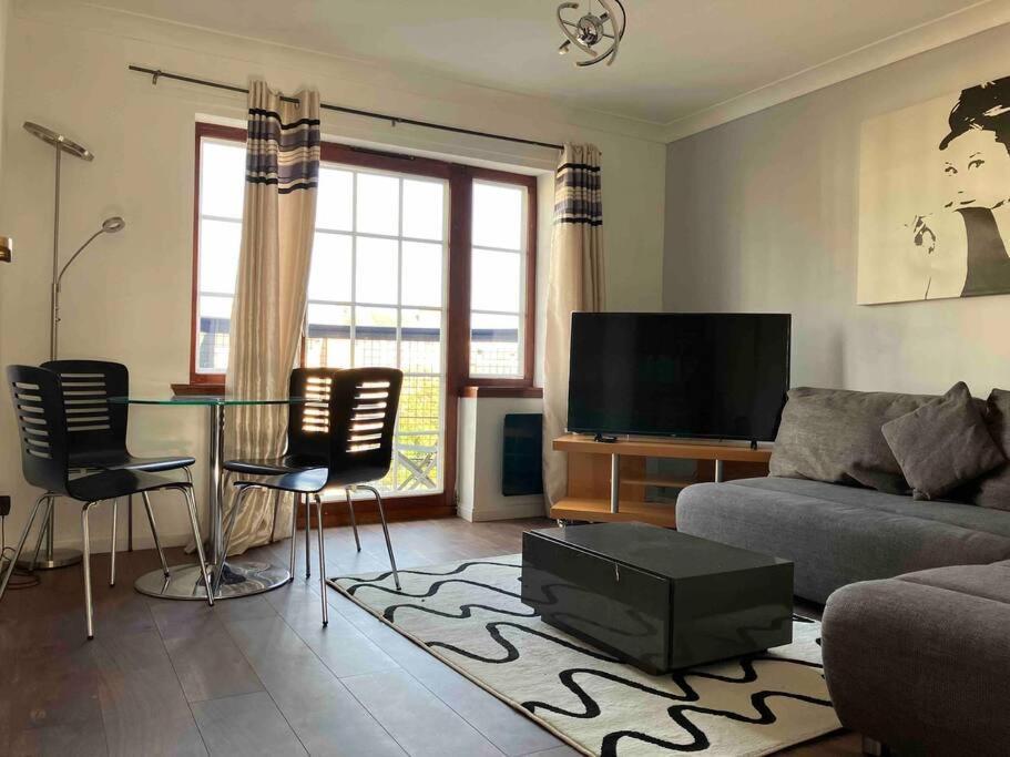 My Waterfront Apartment, Views Over Water Of Leith EDI Exterior photo